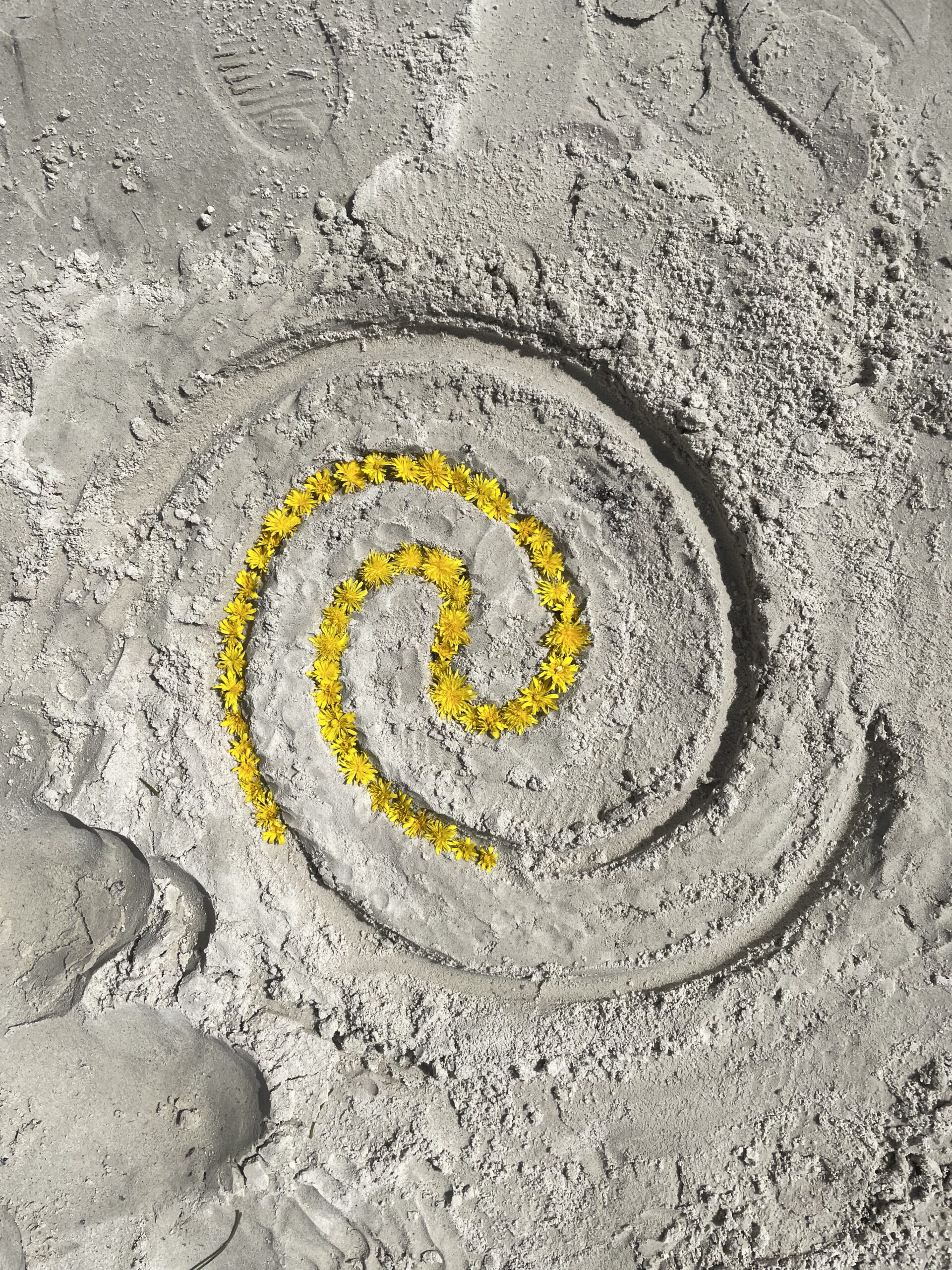 Kunst aus Naturmaterialien herstellen kan